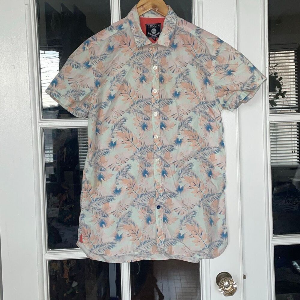 Pullin Pull-in tropical Hawaiian vacation button down short sleeve shirt size M